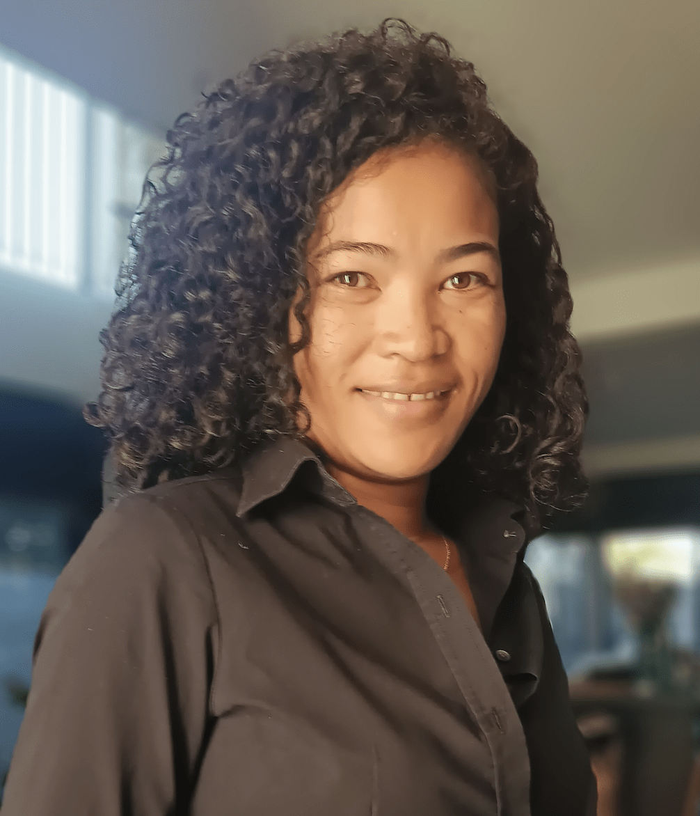 Dina Andrianaivoravelona